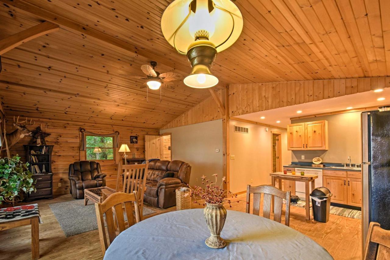 Cozy Amish Country Cabin On Shipshewana Lake! المظهر الخارجي الصورة