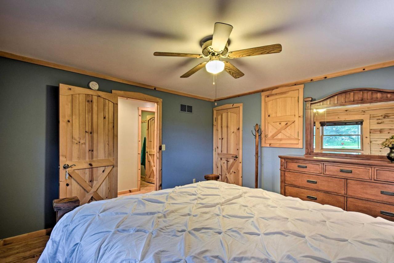 Cozy Amish Country Cabin On Shipshewana Lake! المظهر الخارجي الصورة